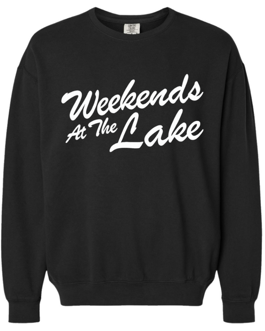 WEEKENDS AT THE LAKE CREWNECK/ SWEATSHIRT IN BLACK